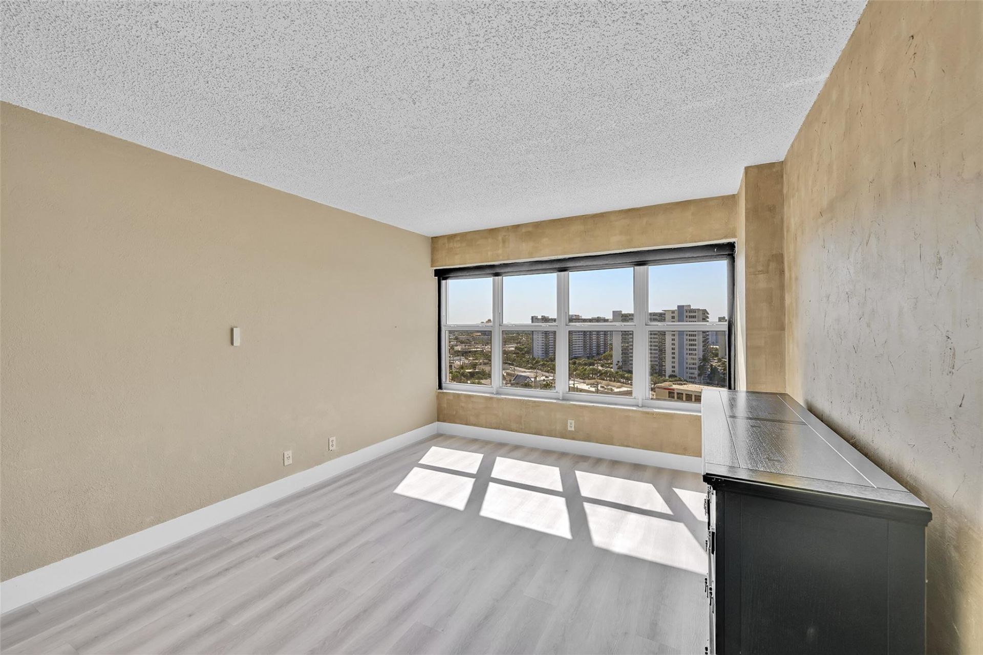 3700 Galt Ocean Drive, Unit 1215, Fort Lauderdale, FL 33308 Photo