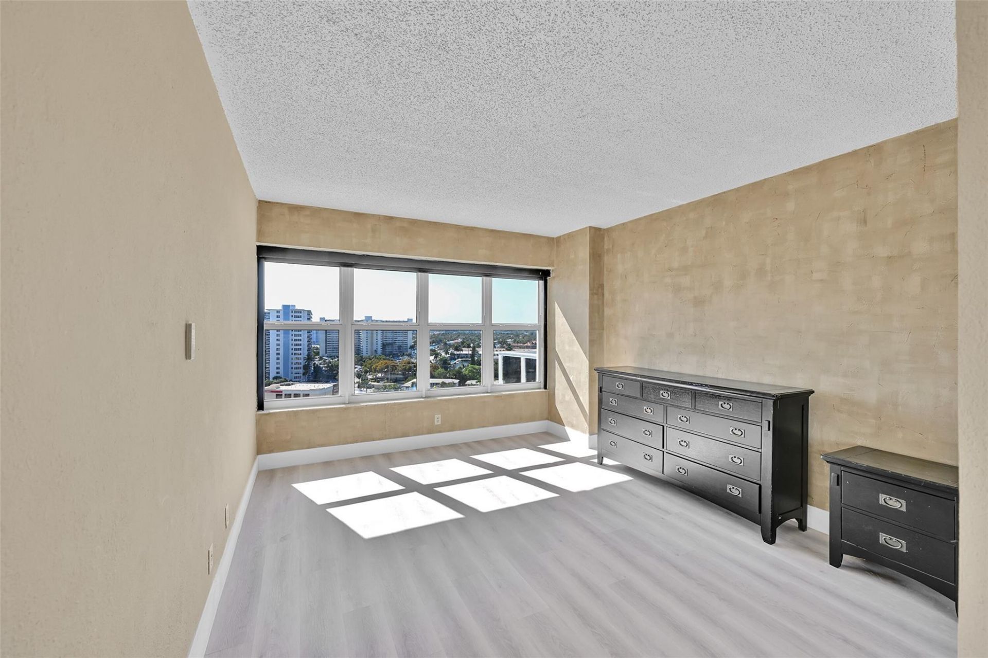 3700 Galt Ocean Drive, Unit 1215, Fort Lauderdale, FL 33308 Photo