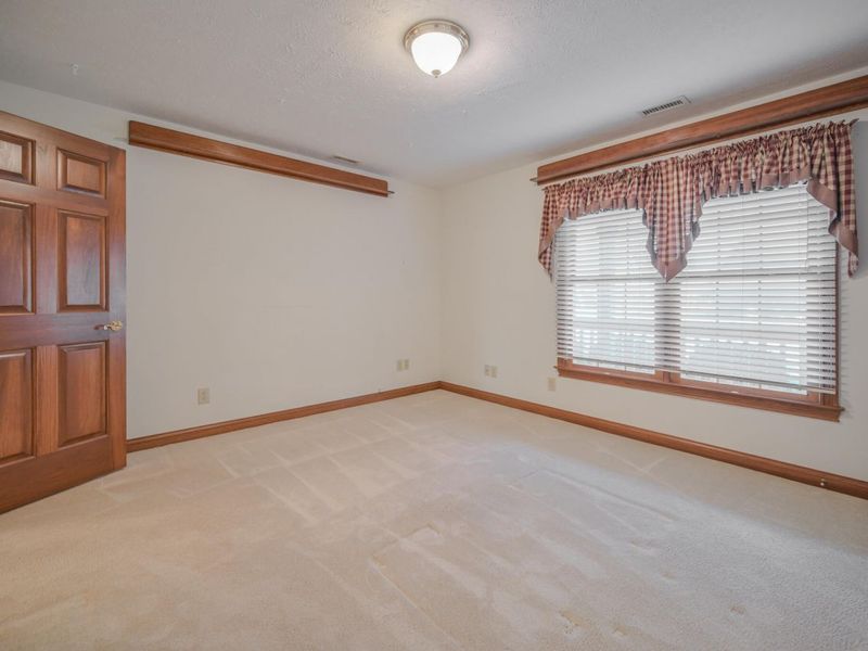 1812 Willow Lakes Drive, Springfield, OH 45502 Photo 13