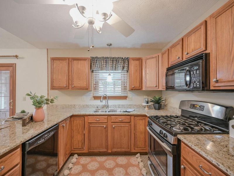 1812 Willow Lakes Drive, Springfield, OH 45502 Photo 20