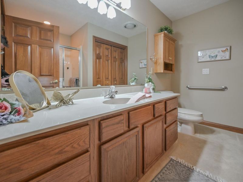 1812 Willow Lakes Drive, Springfield, OH 45502 Photo 9