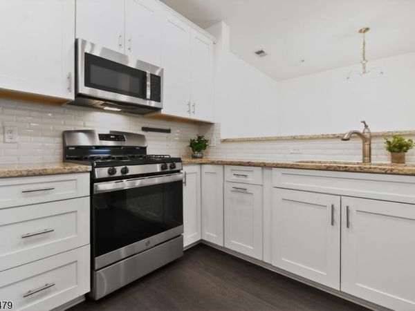 626 Marion Ln, Monroe, NJ 08831