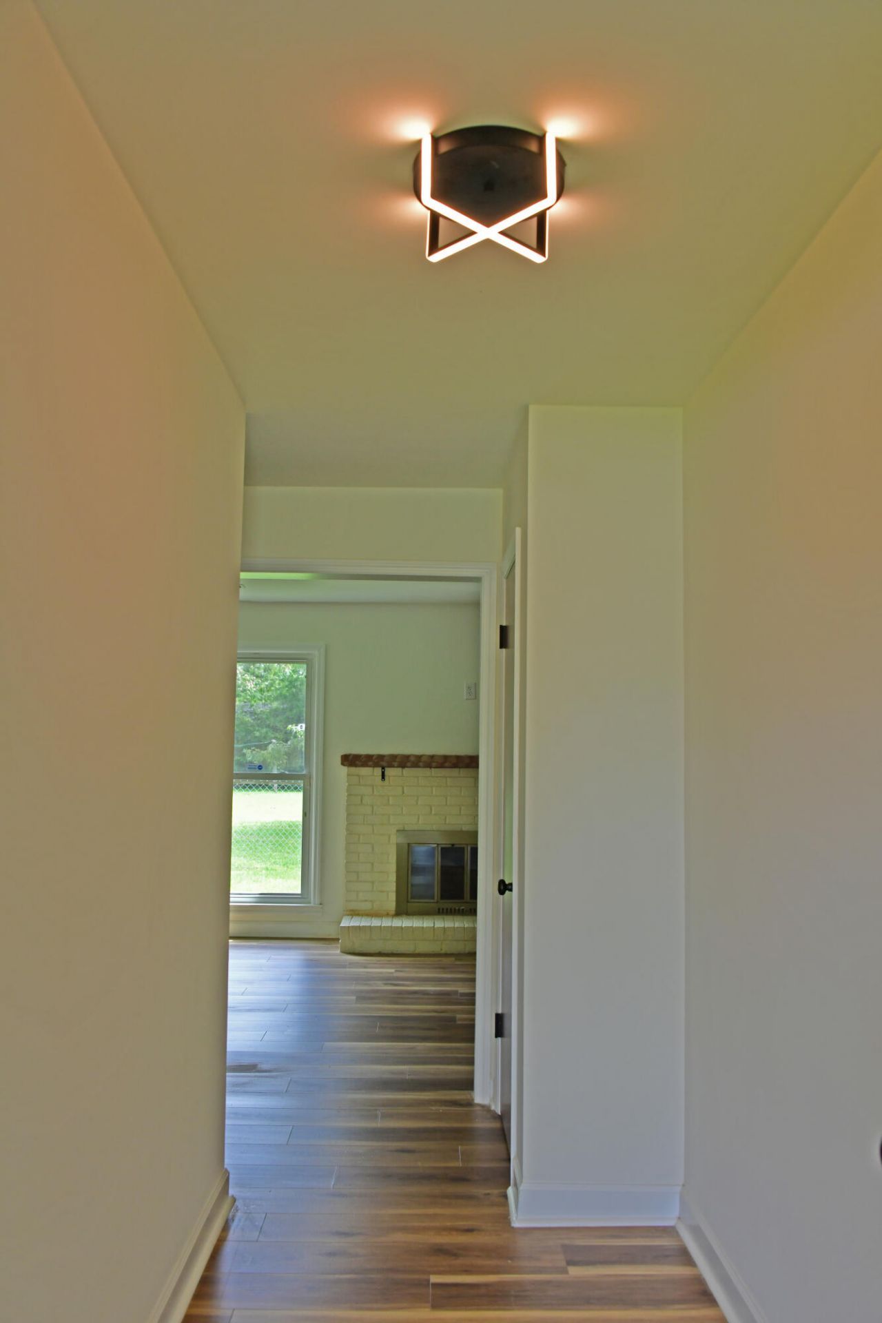 1101 Stuart Drive Photo 4