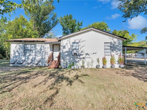 1001 W 8th Street , Cameron, TX 76520