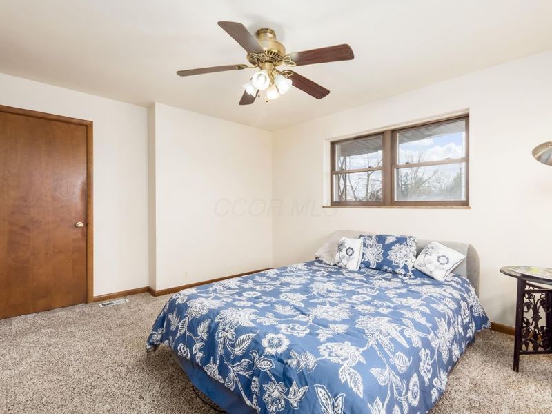 4256 Hoover Road, Grove City, OH 43123 Photo 8