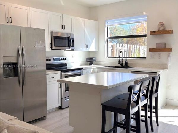 14724 SW 181st Ter , Miami, FL 33187