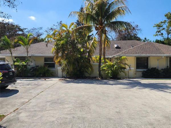 1227 Hyacinth Pl , Wellington, FL 33414