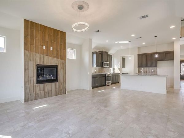 928 Arkan Lane, Fort Worth, TX 76120