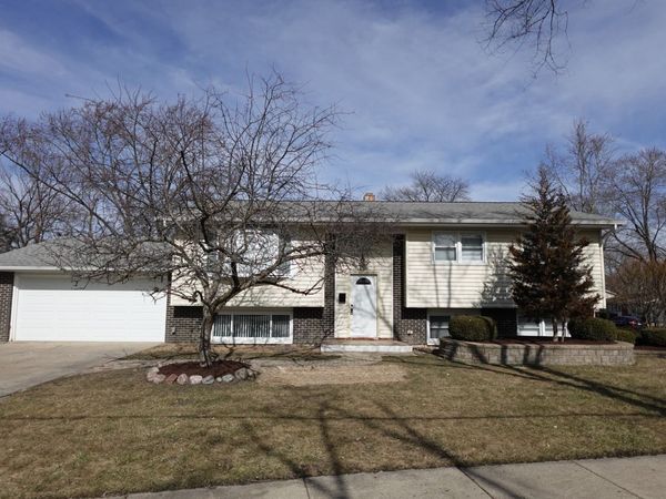 1800 Hollywood Avenue , Hanover Park, IL 60133