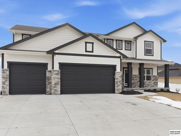 11907 Horizon Street, Papillion, NE 68046