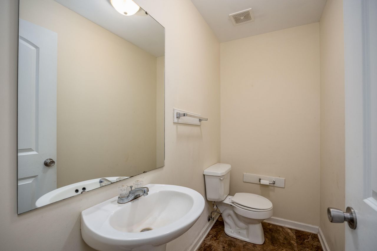 111 Heyblanchwell Lane Photo 13