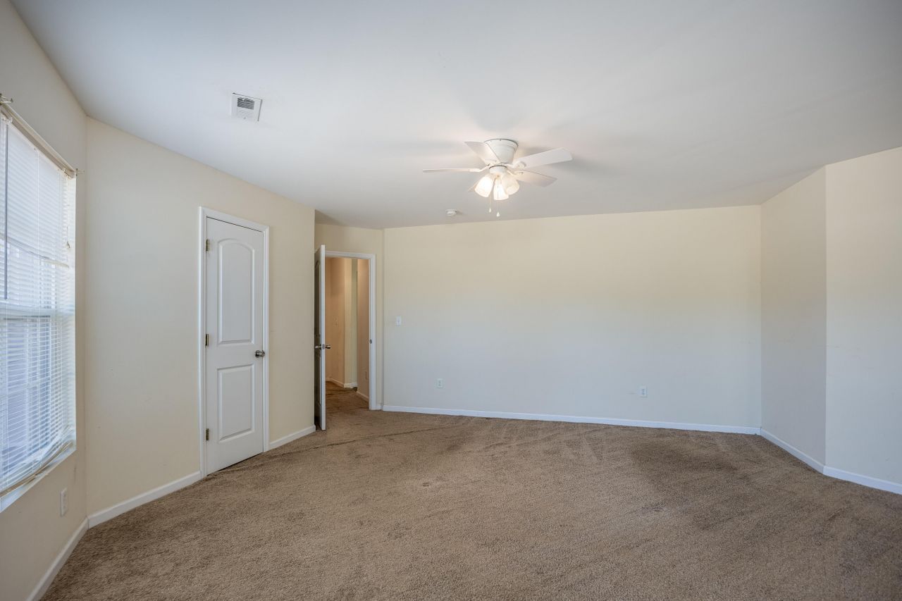 111 Heyblanchwell Lane Photo 17