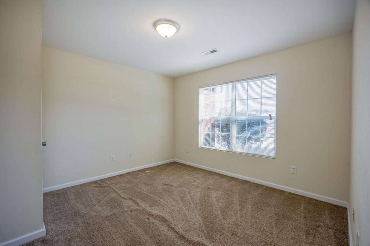 111 Heyblanchwell Lane Photo 22