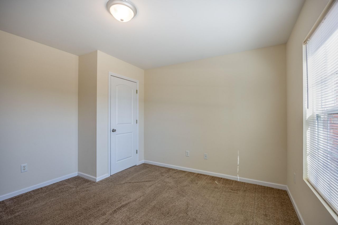 111 Heyblanchwell Lane Photo 23