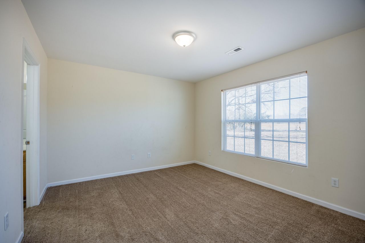 111 Heyblanchwell Lane Photo 24