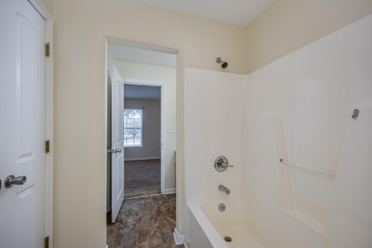 111 Heyblanchwell Lane Photo 27