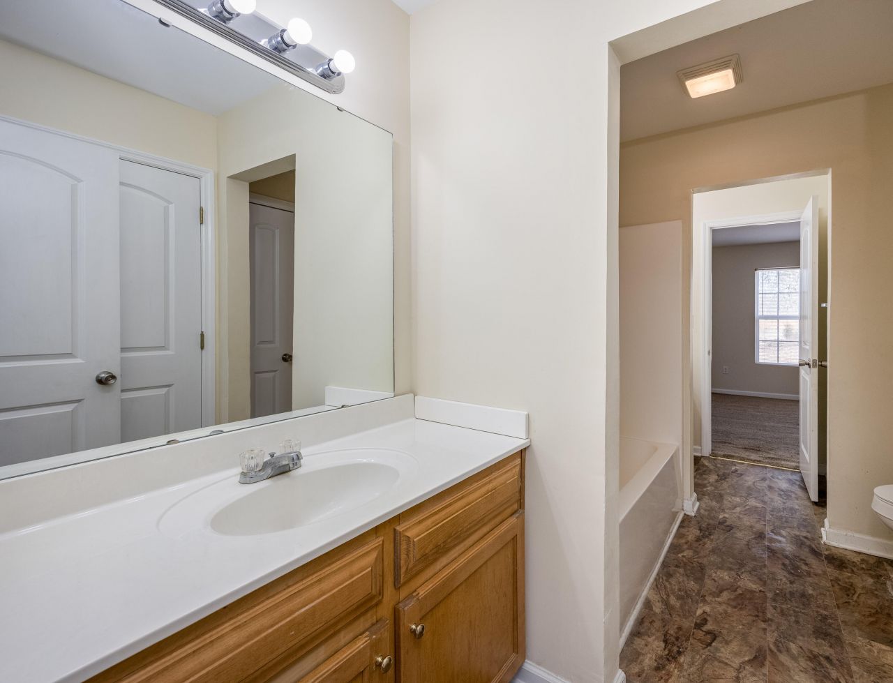 111 Heyblanchwell Lane Photo 29