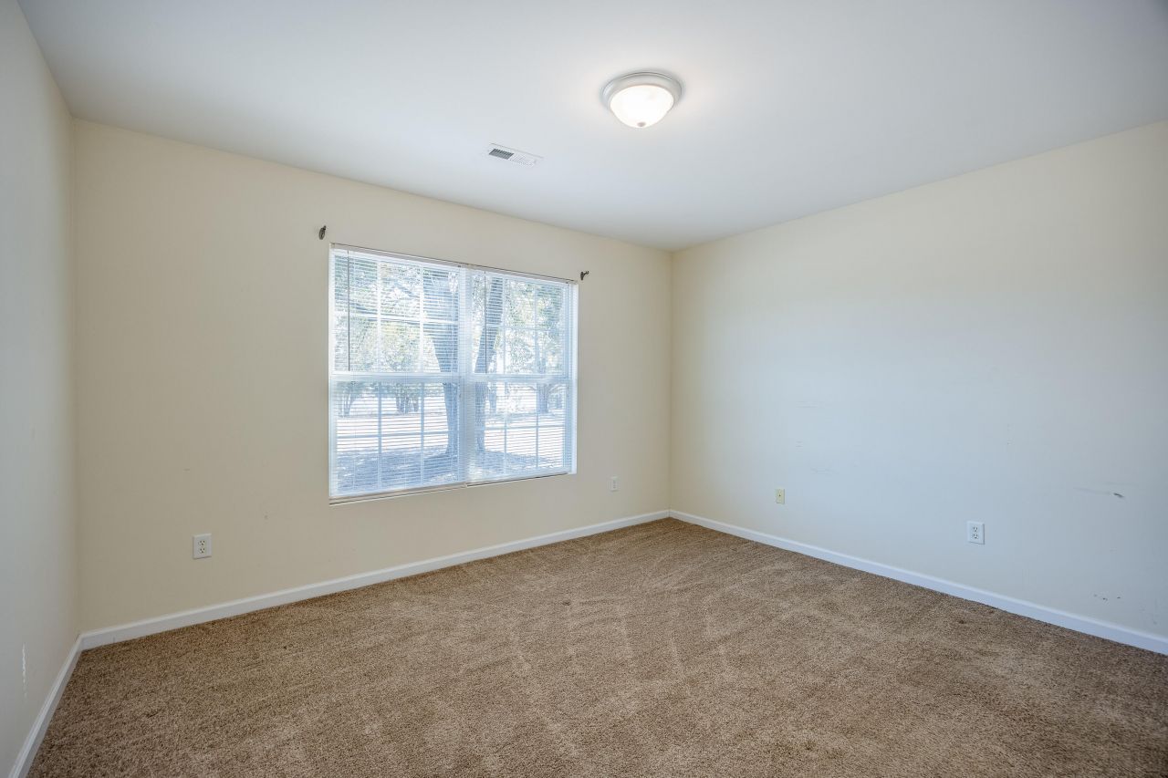 111 Heyblanchwell Lane Photo 31