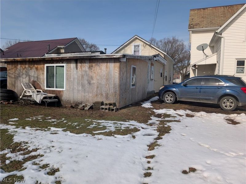 332 Front Avenue SW, New Philadelphia, OH 44663 Photo 2