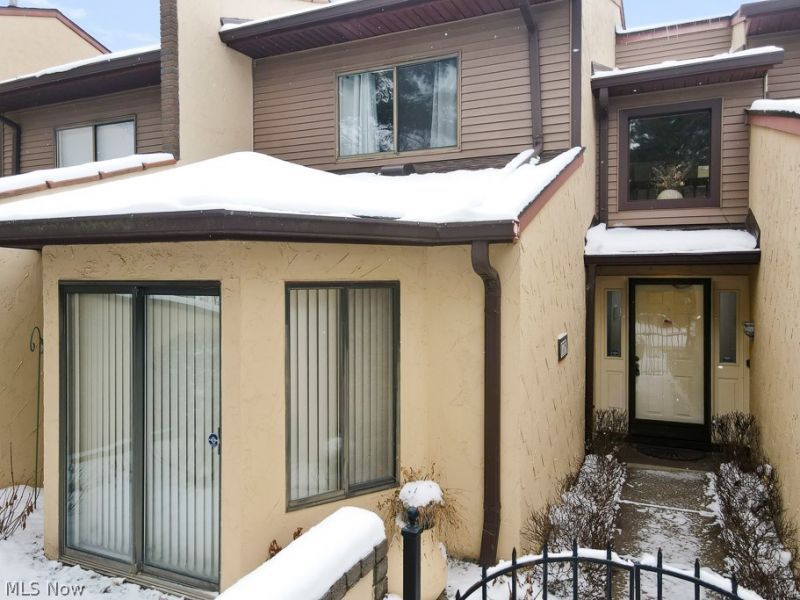 1775 Brookwood Drive, Akron, OH 44313 Photo 3