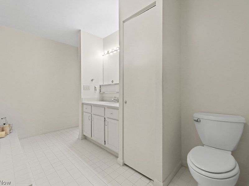 1775 Brookwood Drive, Akron, OH 44313 Photo 32