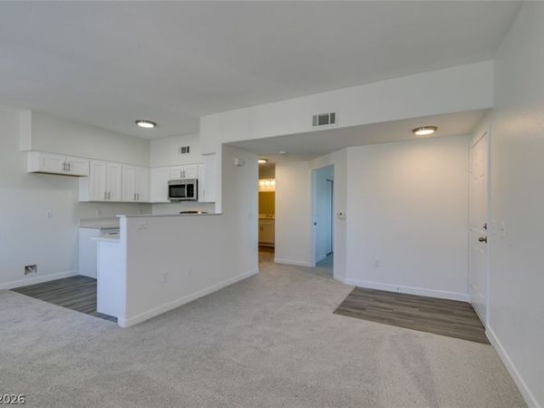 3400 Cabana Drive, Unit 2002, Las Vegas, NV 89122