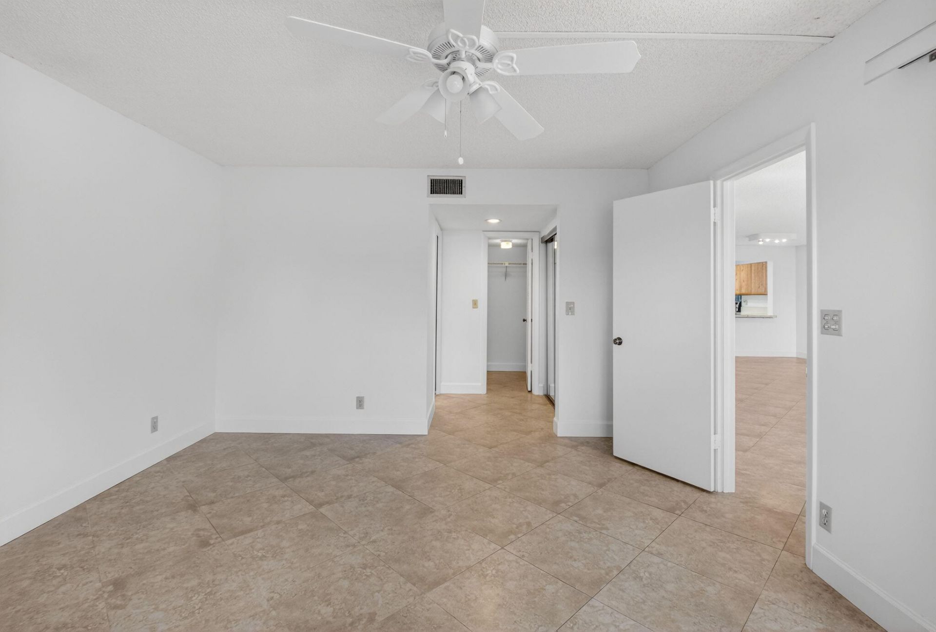 5533 Fairway Park Drive, Unit 103, Boynton Beach, FL 33437 Photo