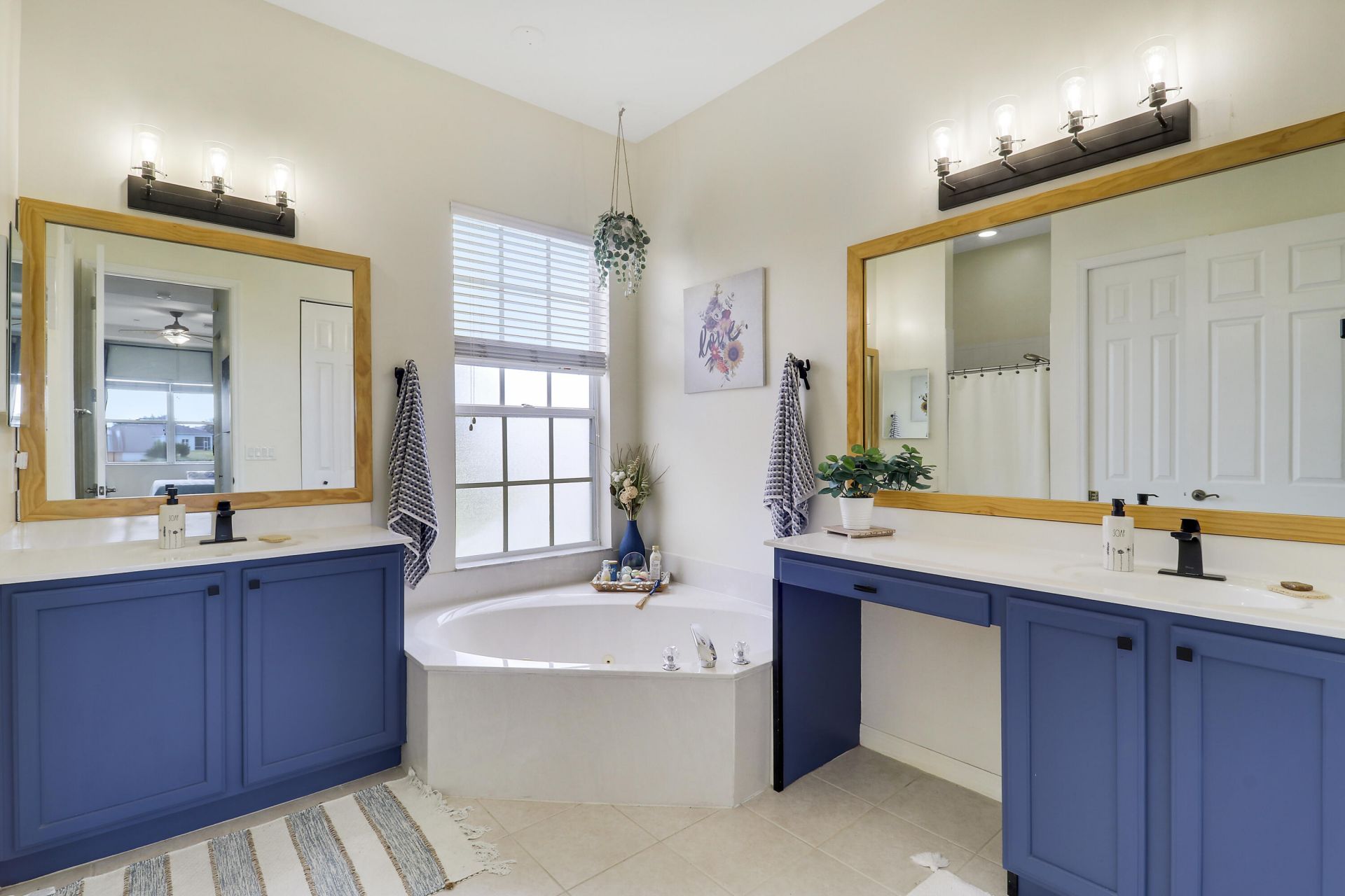 547 SW Lake Manatee Way, Port Saint Lucie, FL 34986 Photo