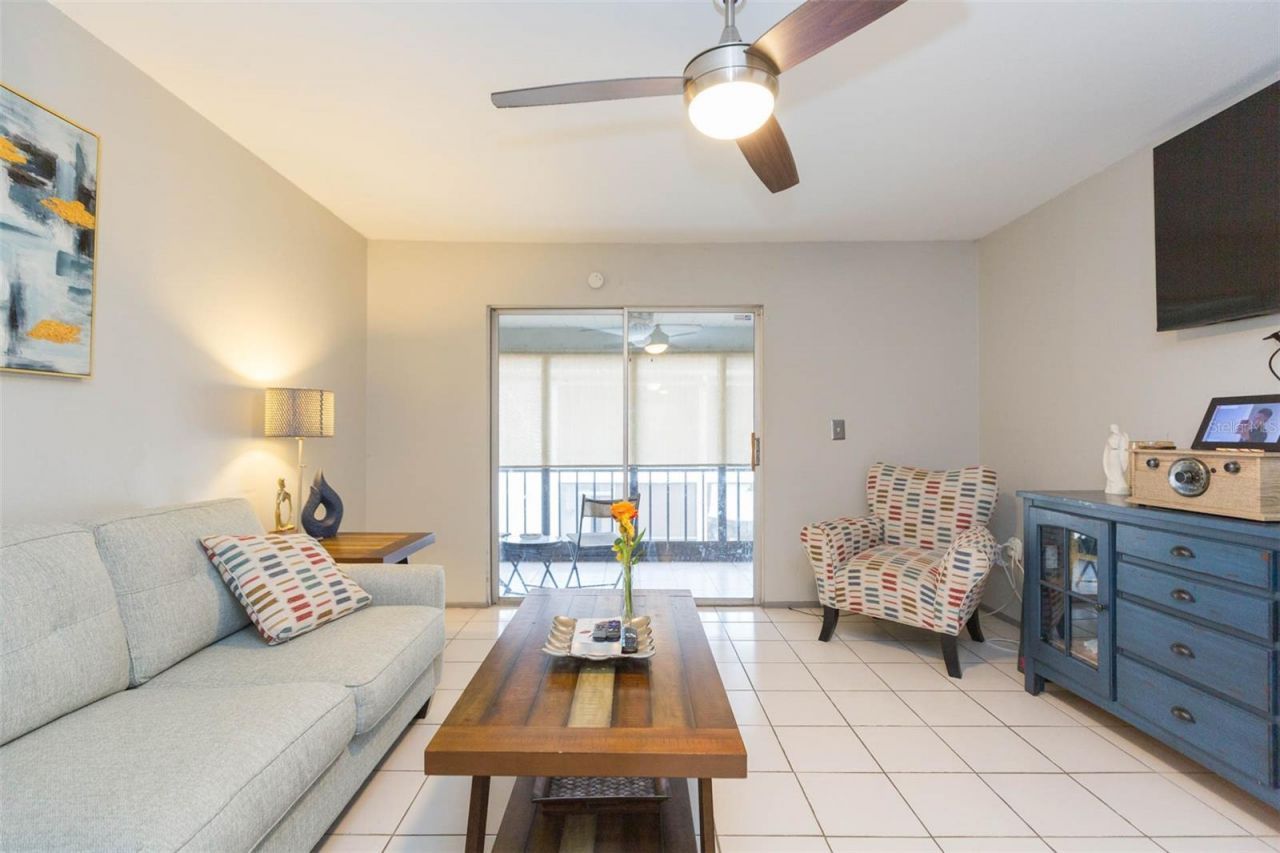 14472 Reuter Strasse Cir, Unit 408, Tampa, FL 33613 Photo
