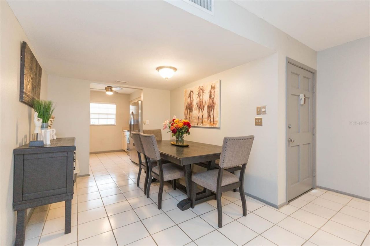 14472 Reuter Strasse Cir, Unit 408, Tampa, FL 33613 Photo