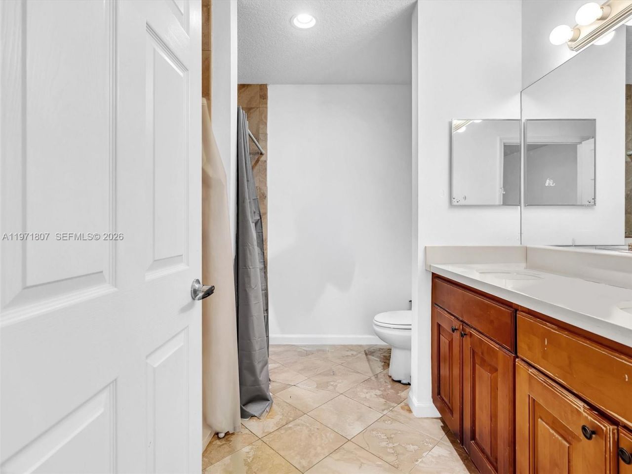 21 SE 3rd Ave , Hallandale Beach, FL 33009 Photo