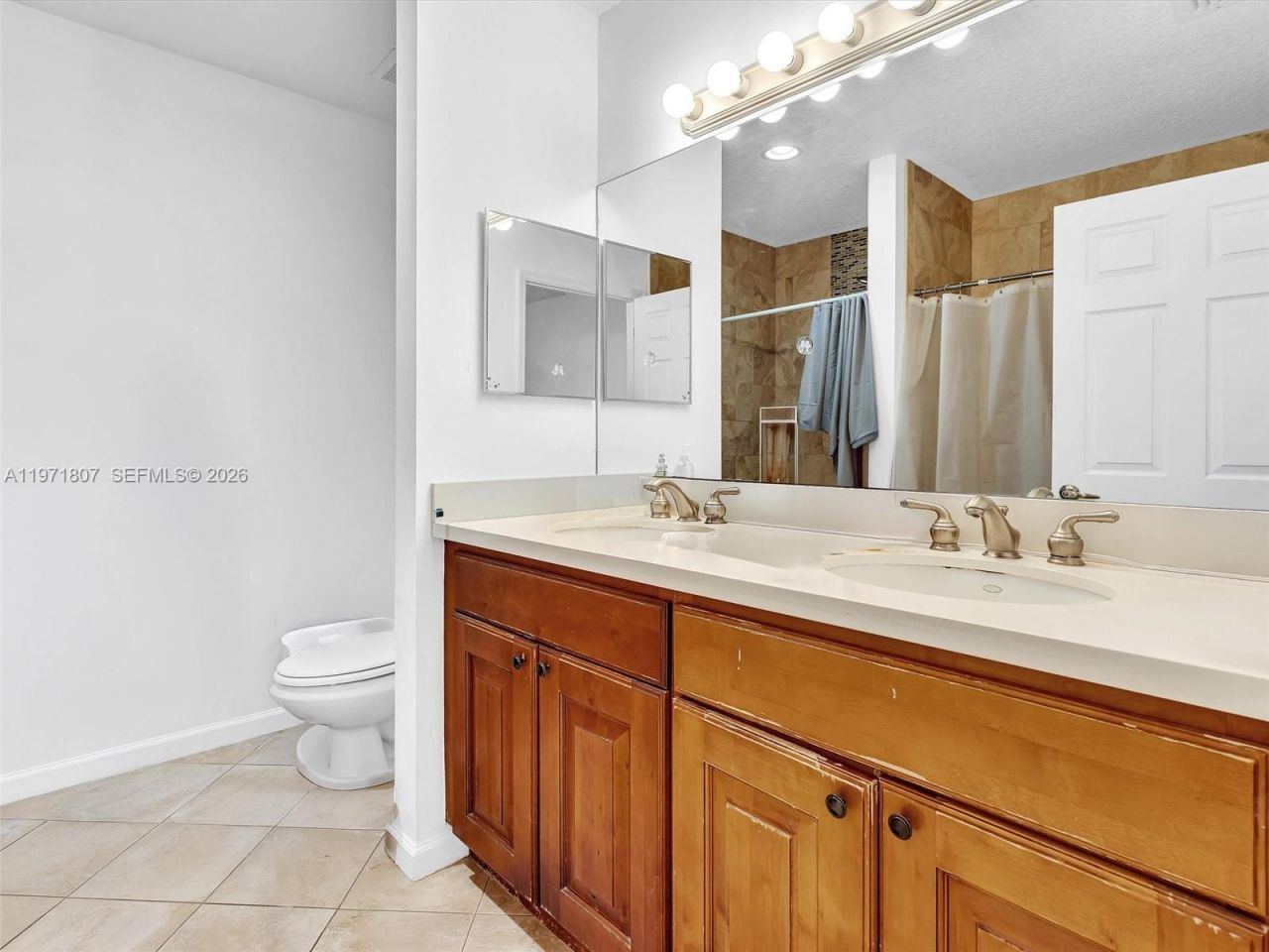 21 SE 3rd Ave , Hallandale Beach, FL 33009 Photo