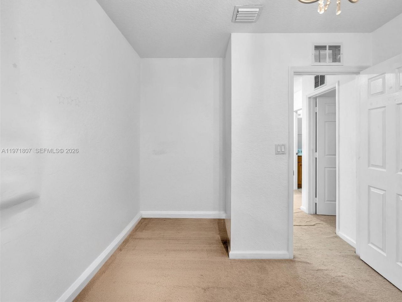 21 SE 3rd Ave , Hallandale Beach, FL 33009 Photo