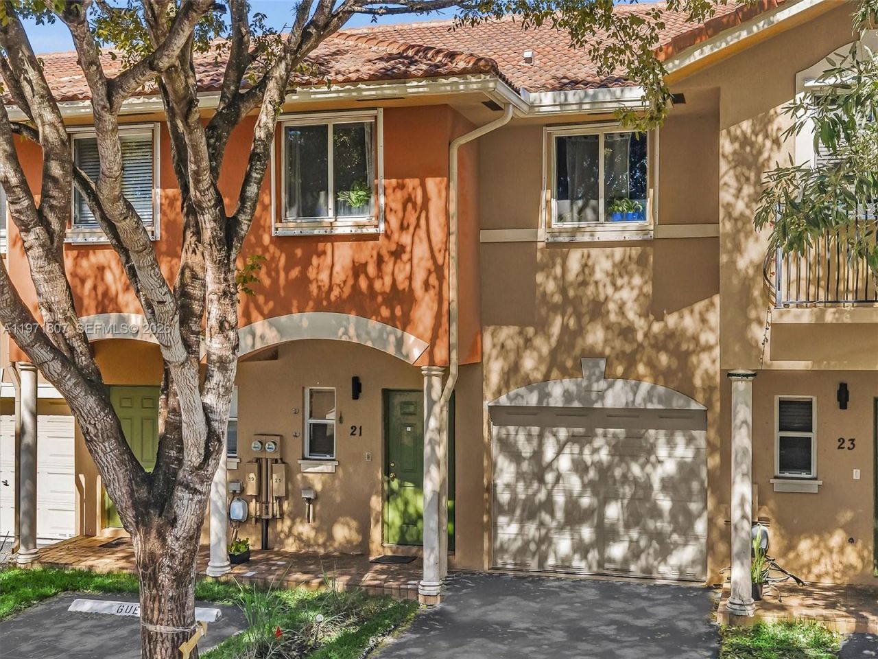 21 SE 3rd Ave , Hallandale Beach, FL 33009 Photo