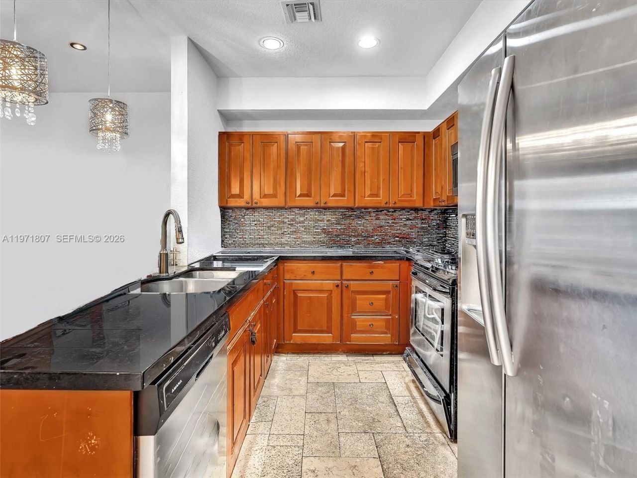 21 SE 3rd Ave , Hallandale Beach, FL 33009 Photo