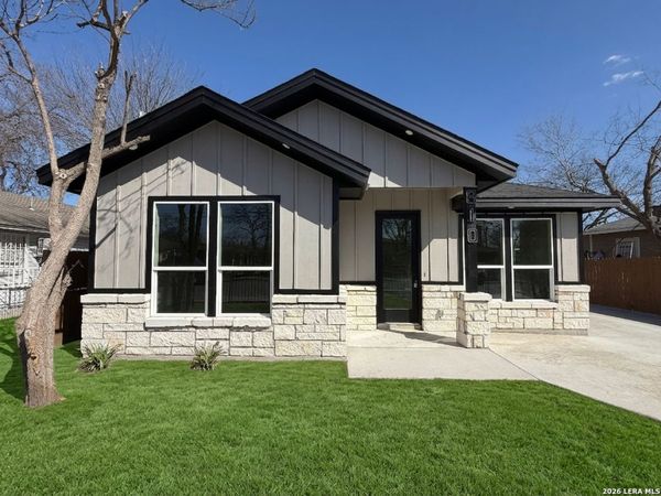 810 S San Eduardo Ave., San Antonio, TX 78228