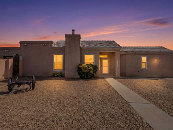 10304 Arroyo Crest Drive NW, Albuquerque, NM 87114