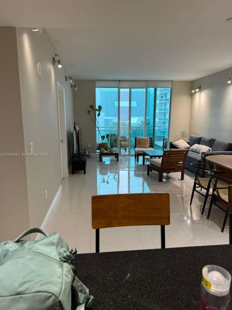 950 Brickell Bay Dr, Unit 1505, Miami, FL 33131 Photo