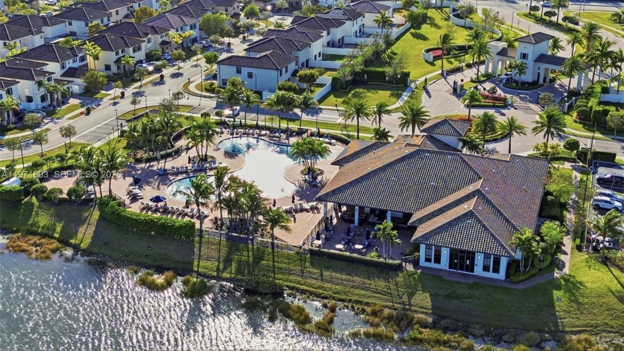 9909 W 32nd Ln , Hialeah, FL 33018 Photo