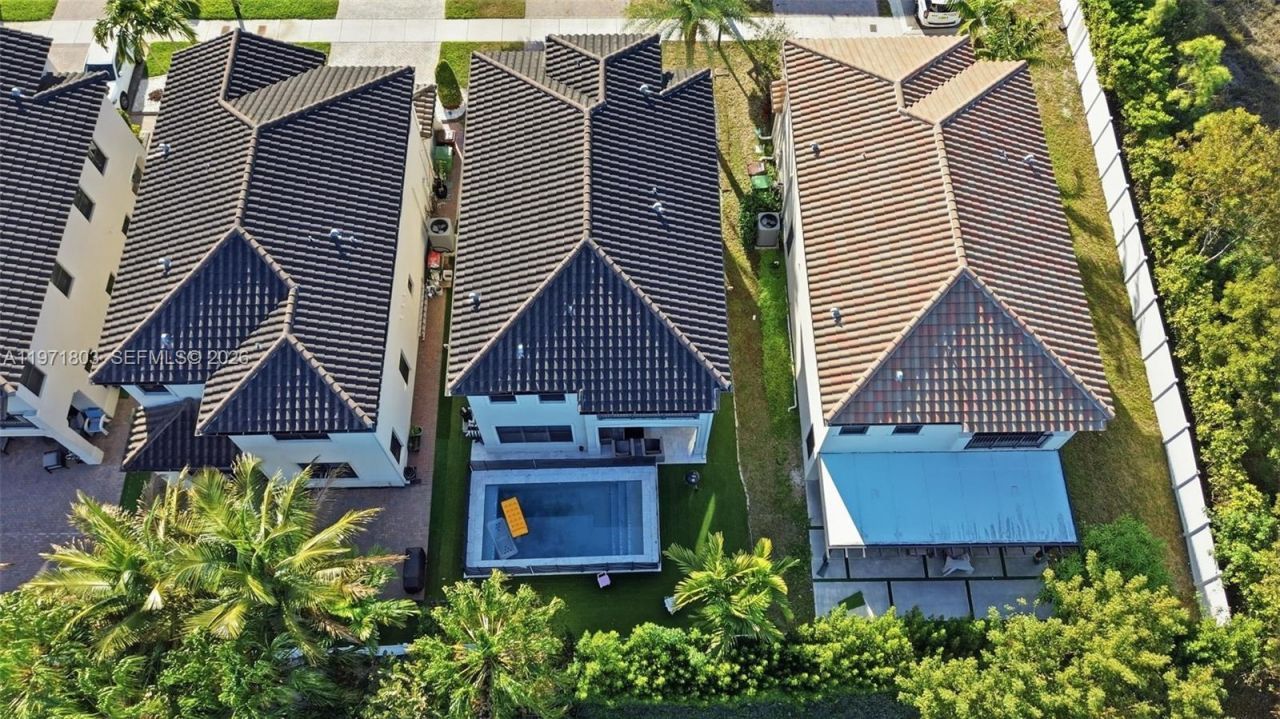 9909 W 32nd Ln , Hialeah, FL 33018 Photo