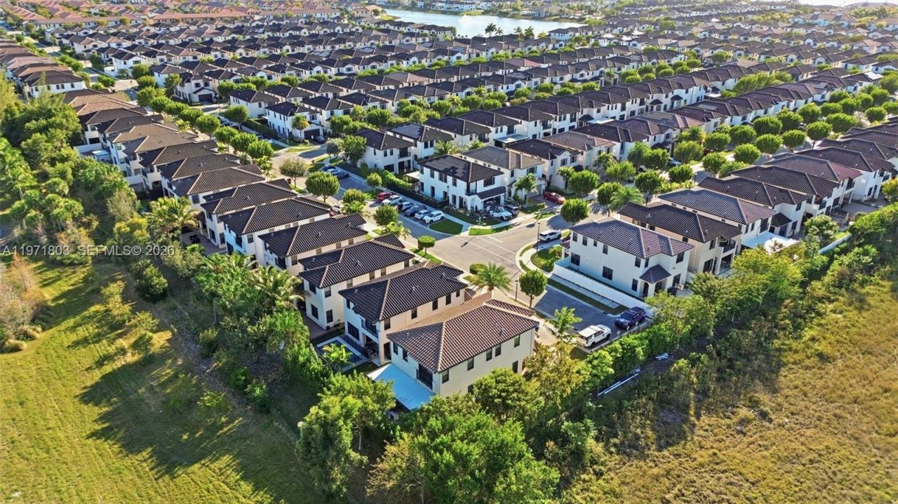 9909 W 32nd Ln , Hialeah, FL 33018 Photo