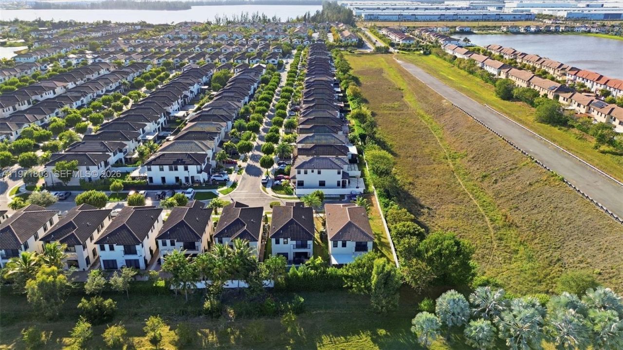 9909 W 32nd Ln , Hialeah, FL 33018 Photo