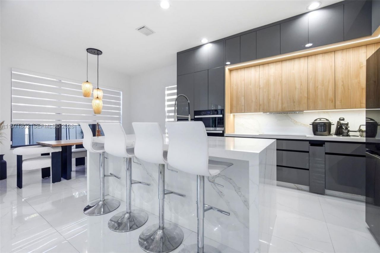 9909 W 32nd Ln , Hialeah, FL 33018 Photo