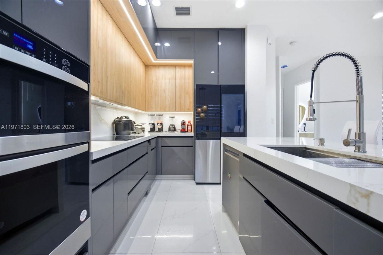 9909 W 32nd Ln , Hialeah, FL 33018 Photo