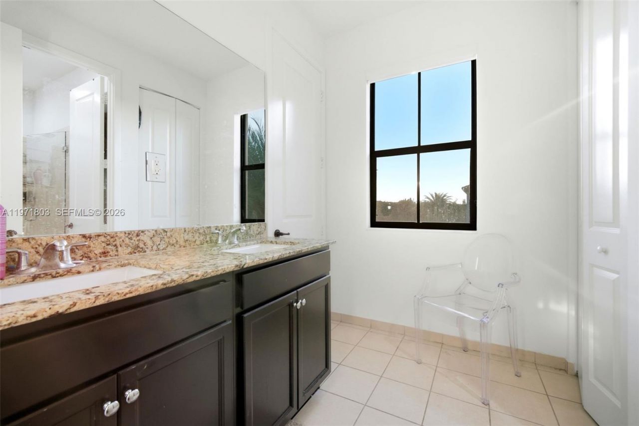 9909 W 32nd Ln , Hialeah, FL 33018 Photo