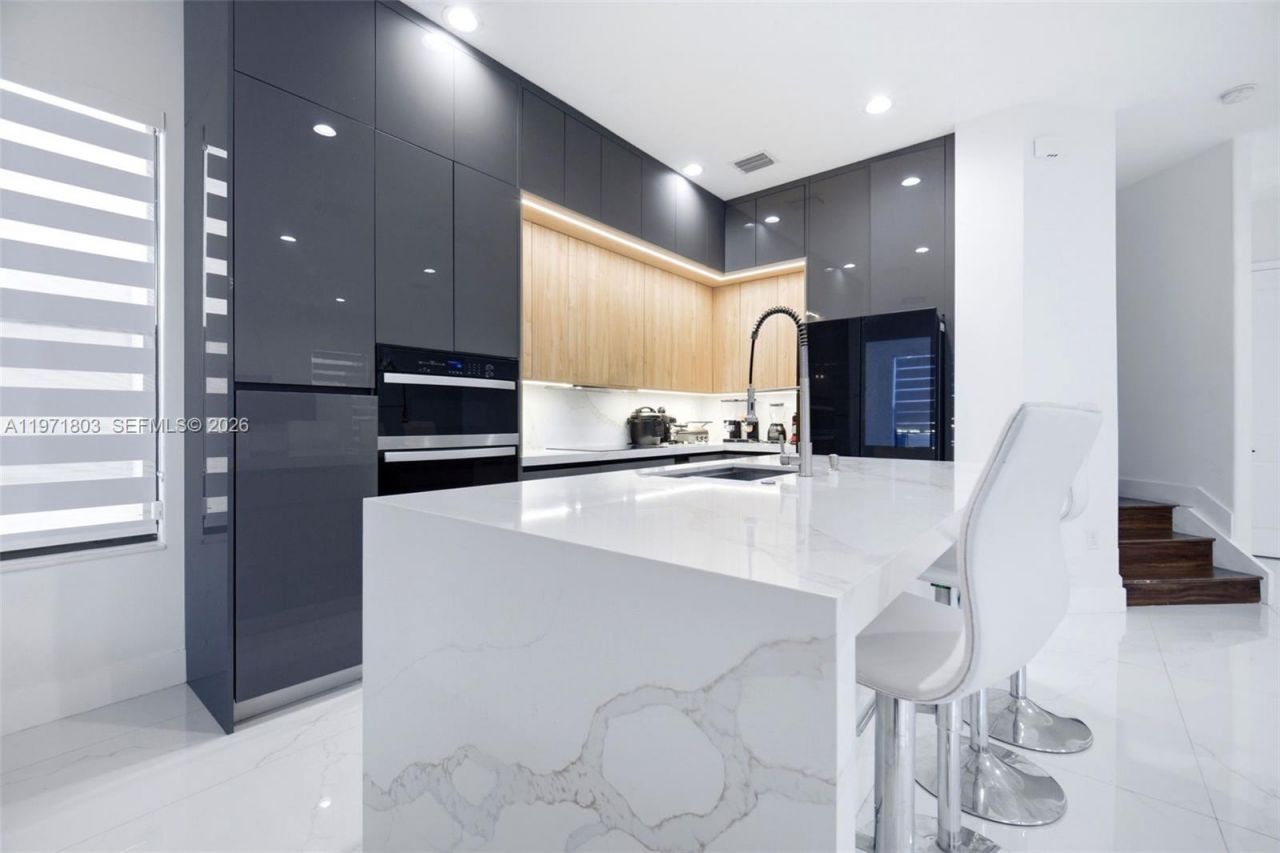 9909 W 32nd Ln , Hialeah, FL 33018 Photo