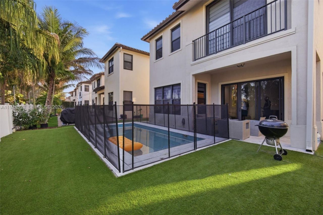 9909 W 32nd Ln , Hialeah, FL 33018 Photo