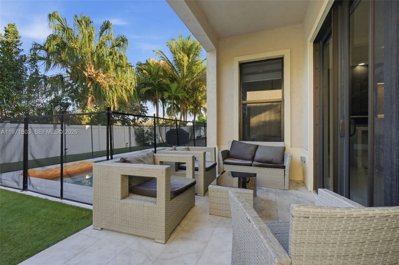 9909 W 32nd Ln , Hialeah, FL 33018 Photo