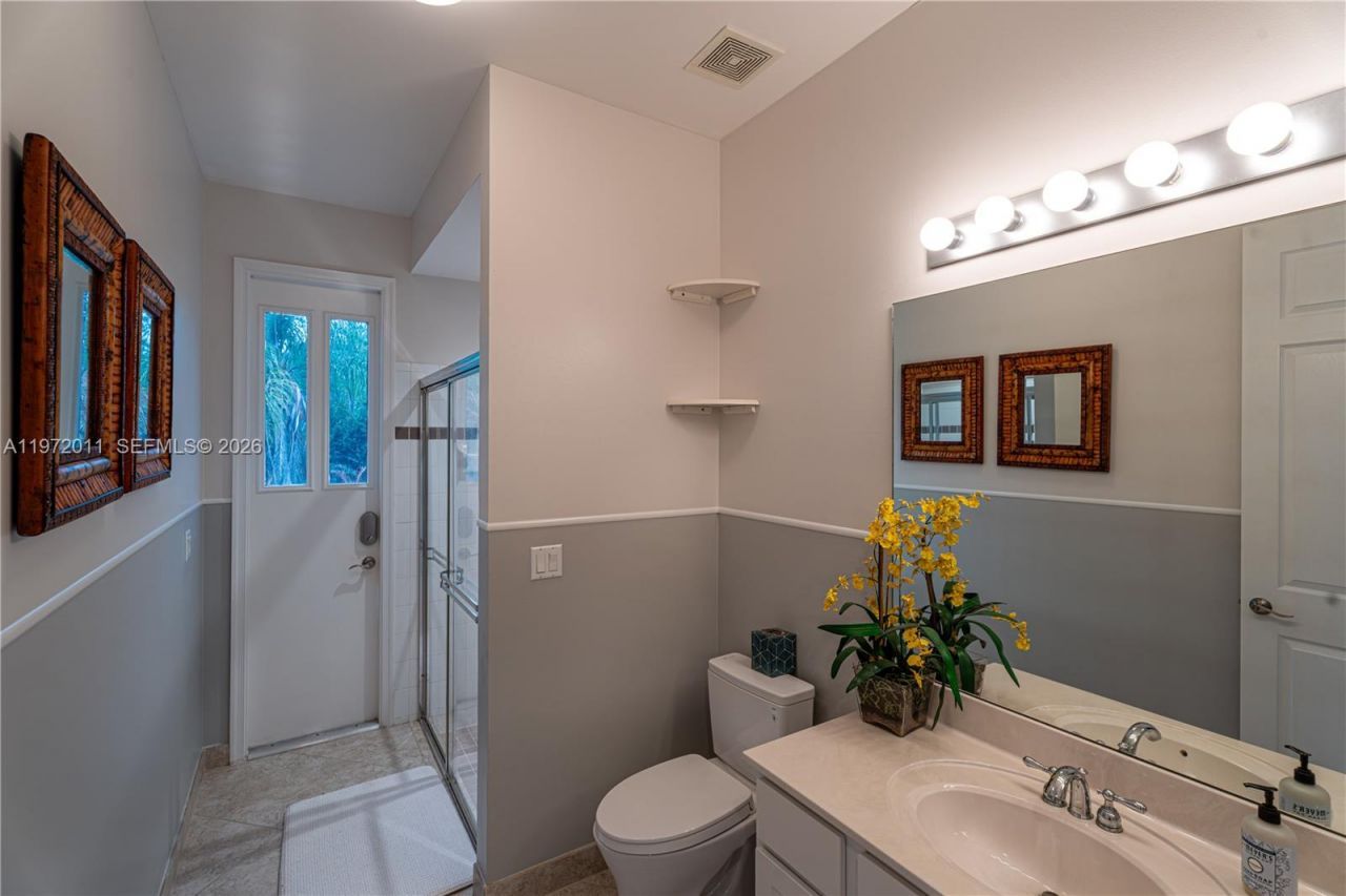 6918 SE Sleepy Hollow Ln, Stuart, FL 34997 Photo