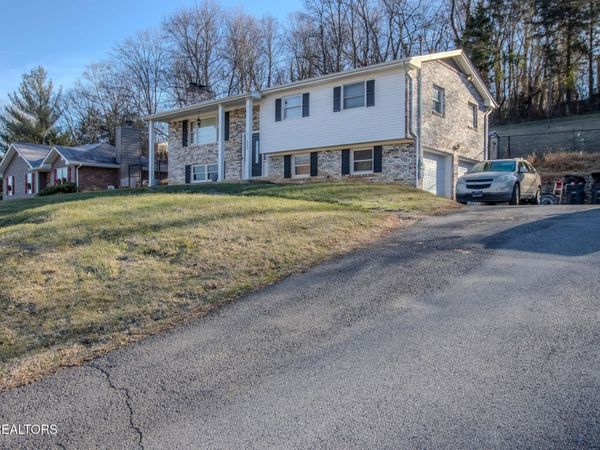 329 Summerville Rd, Kingsport, TN 37663